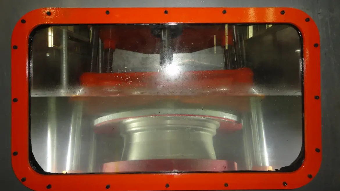 Sulu Çatlak Kontrol Test Ünitesi